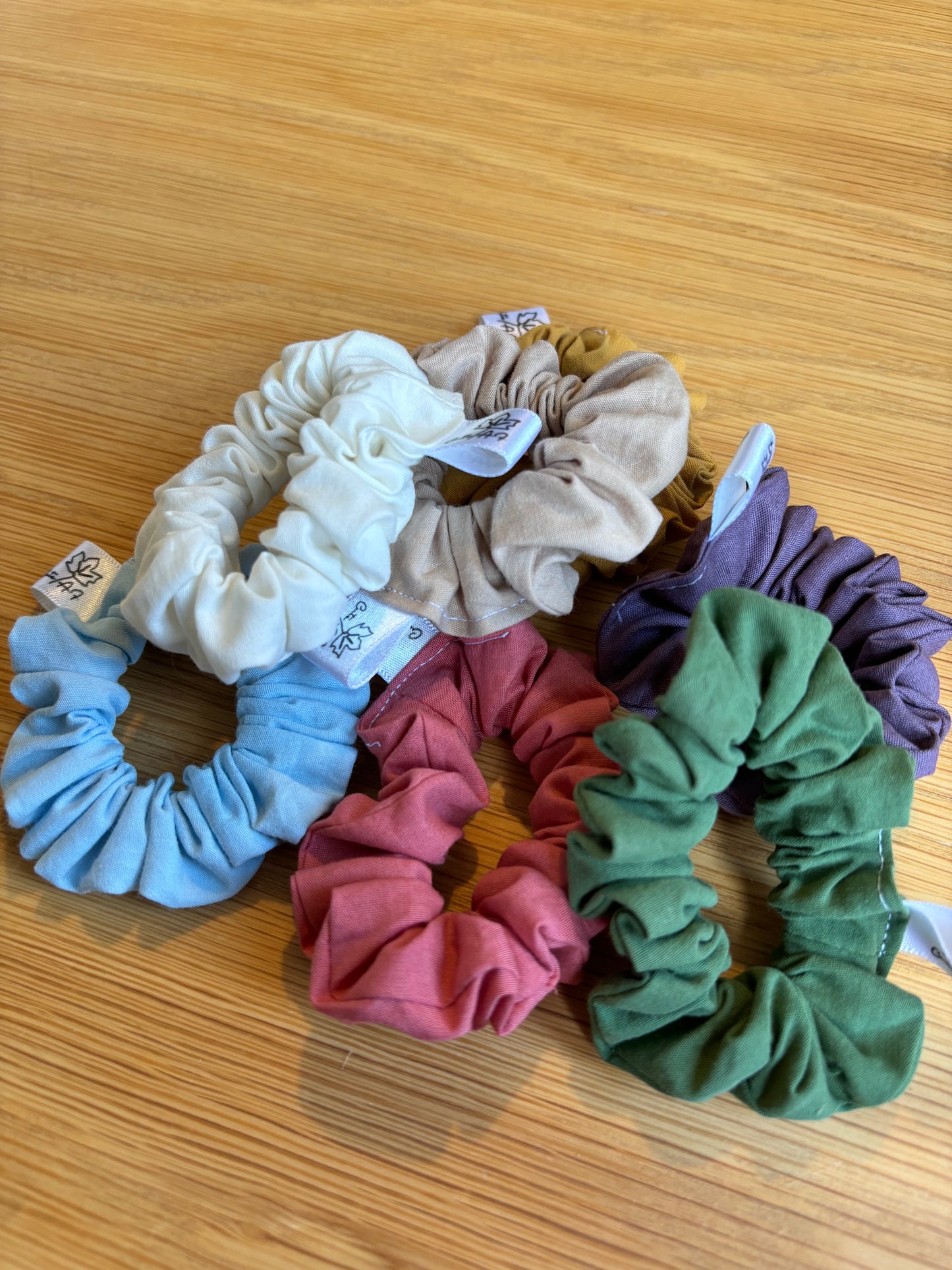 Organic cotton scrunchie