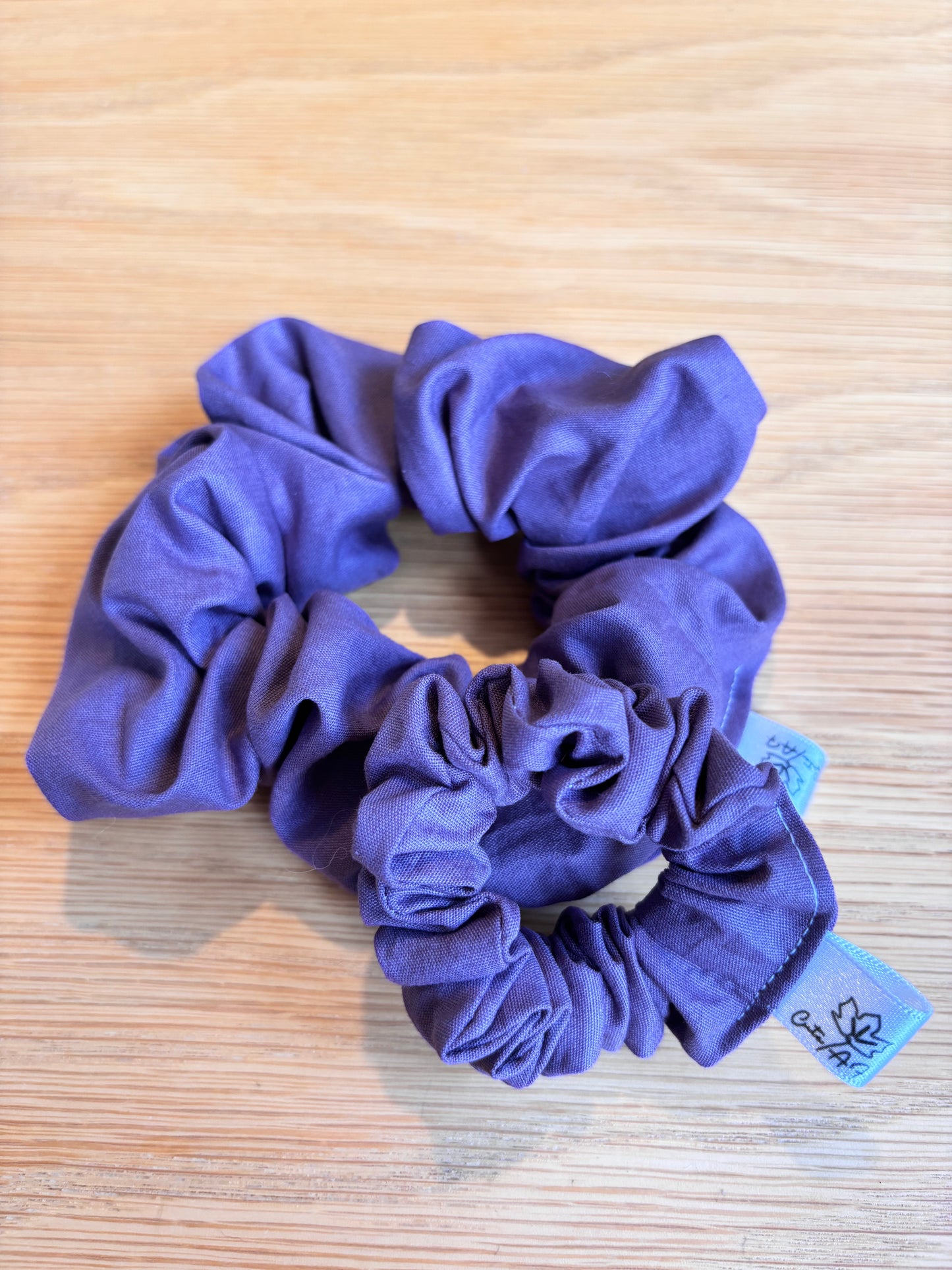 Organic cotton scrunchie purple